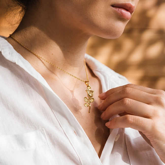 Rose Pendant Necklace